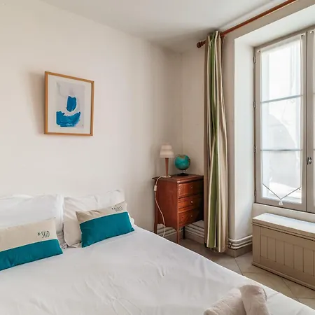 Le Cordouan, Au Centre *