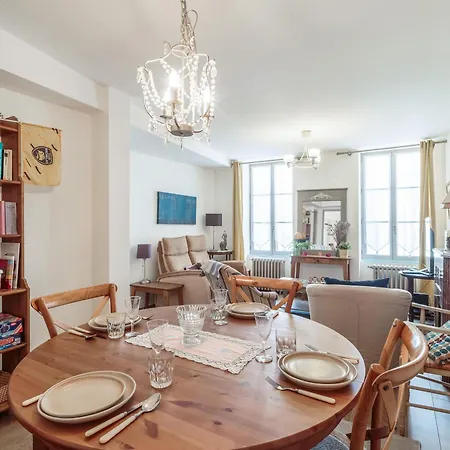 Daire Le Cordouan, Au Centre